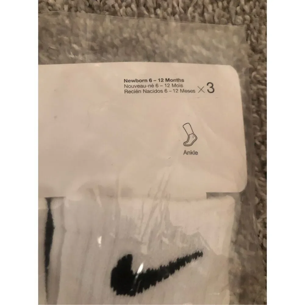 Nike Baby Gripper Socks Size 6-12 Months White 3 pack